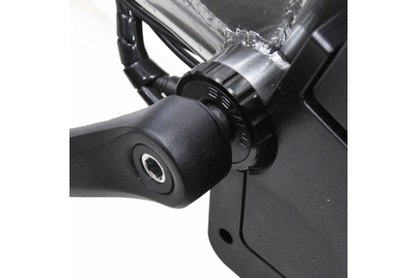 発進時の漕ぎ出しやペダルを踏みこむ力をセンサーで感知。最適なアシストを実現します。