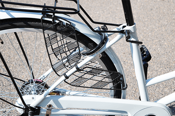 後輪にドレスガードが装着されているので、服装を気にせず乗車可能。