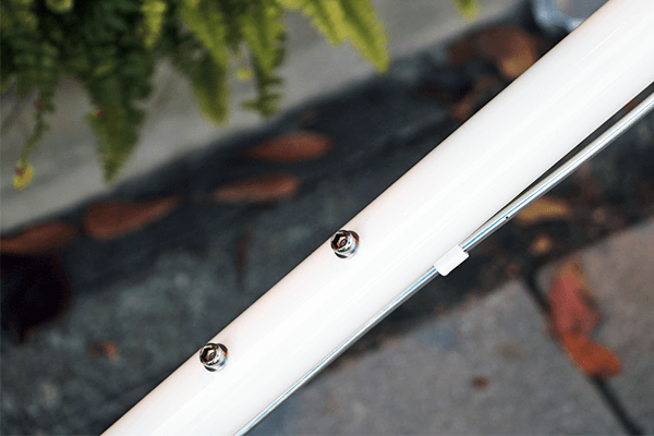 スポーツドリンク用ホルダーまたはペットボトル用ホルダーが設置可能！