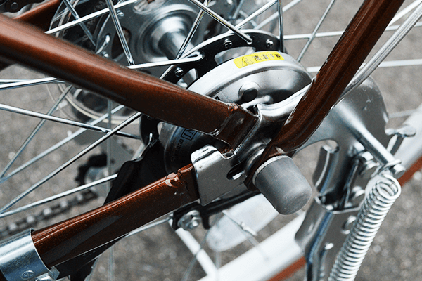 長期間使用してもブレーキ音がしにくいローラーブレーキ採用。