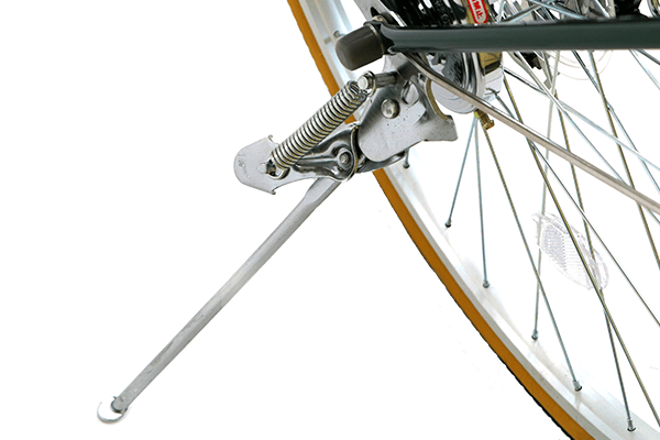 停車時に必須になるスタンドも搭載！片足スタンドは車体を持ち上げずに停車が可能。