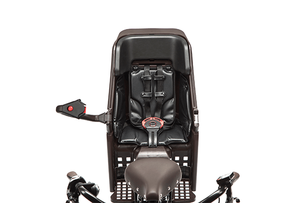 1～6歳未満（身長：115cm以下／体重：22kg以下）のお子様を乗せられます。