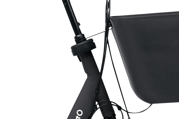 スタンドを立てると同時にハンドルを固定