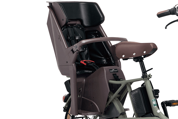 ５点止めの巻き撮り式シートベルトを採用！