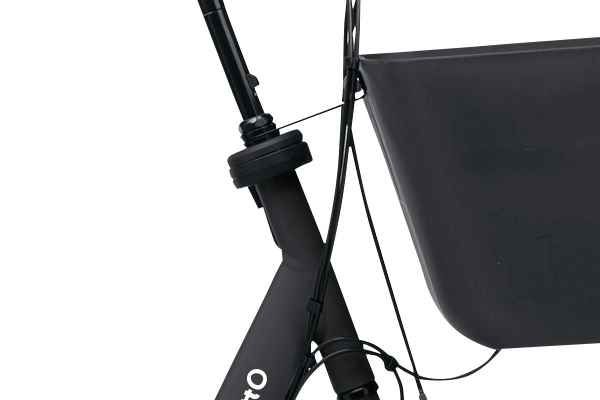 スタンドを立てると同時にハンドルを固定