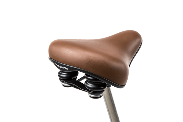 疲れにくく、お尻にやさしい形状身体への負担を軽減。