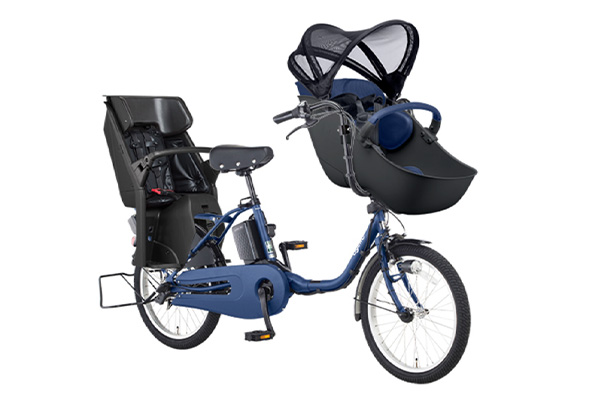 3人乗り用チャイルドシート付きギュット・クルーム・EX パナソニック