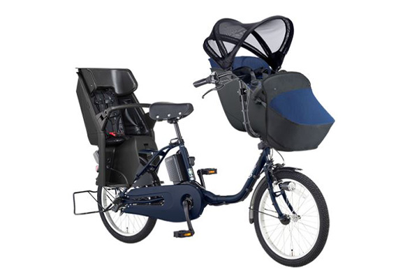 3人乗り用チャイルドシート付きギュット・クルーム・EX パナソニック