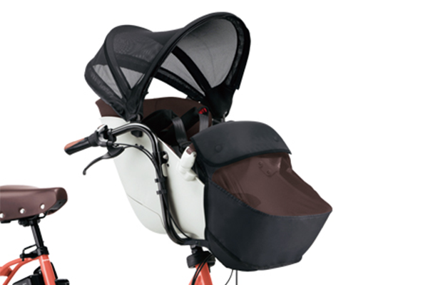 3人乗り用チャイルドシート付きギュット・クルーム・EX パナソニック