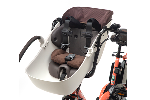 3人乗り用チャイルドシート付きギュット・クルーム・EX