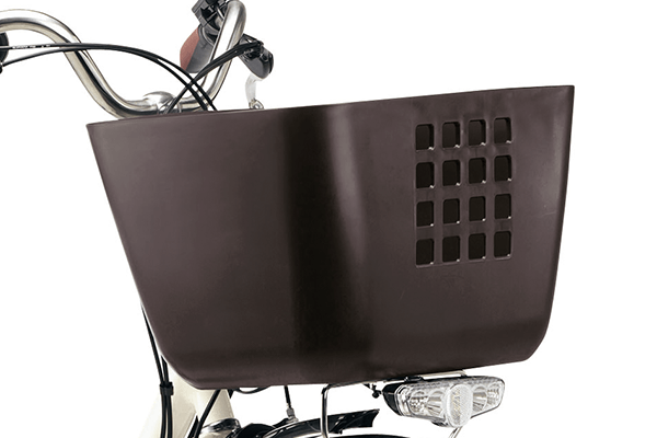 荷物が傷つきにくい大容量の前カゴです。中が見えにくいので沢山買い物をしても人目が気になりません。高さ約26×奥行約35×幅約39(cm)。