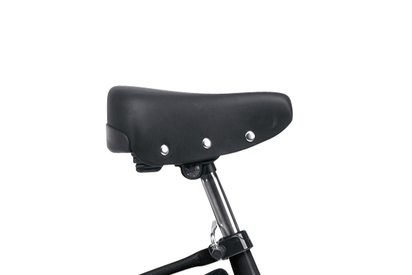 サドル下部に幅広ガードを設けることで、スタンドを立てるときに役立ちます。