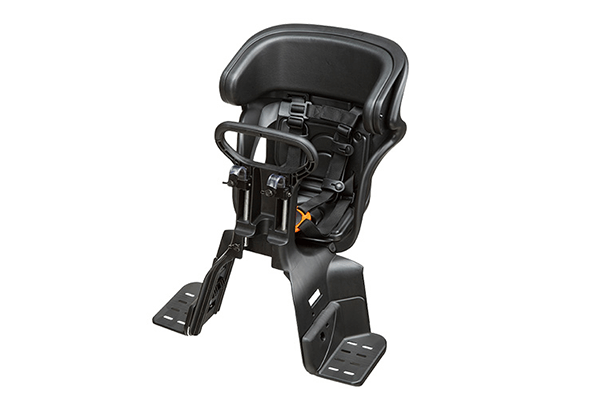 パナソニックの純正フロントチャイルドシートを搭載。1～4歳未満、体重15kg以下で身長100cm以下のお子様をお乗せいただけます。