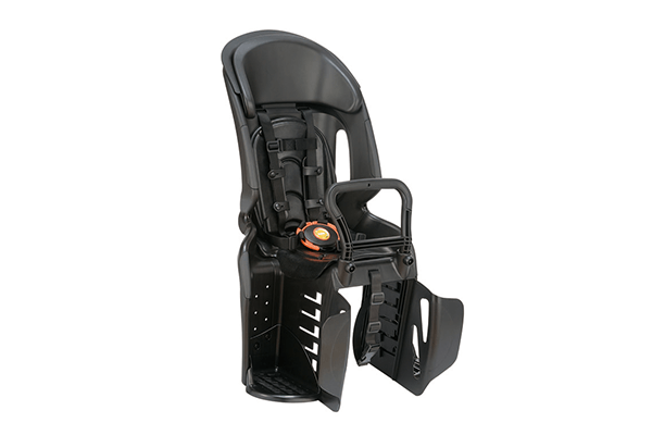 2～6歳未満で身長115cm以下、体重22kg以下のお子様を乗せることができる、ヘッドレストスライド式のパナソニック純正チャイルドシートです。