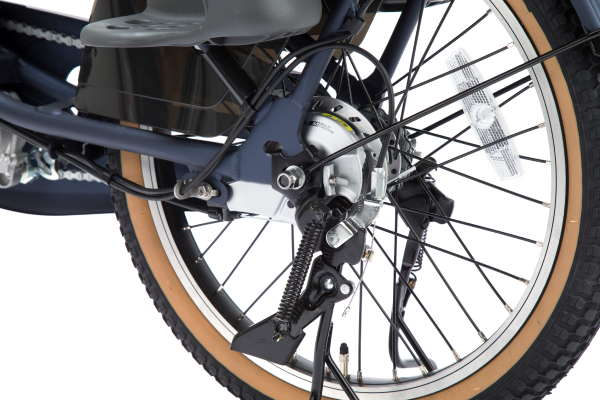 3人乗り用チャイルドシート付きギュット・クルームR・EX パナソニック