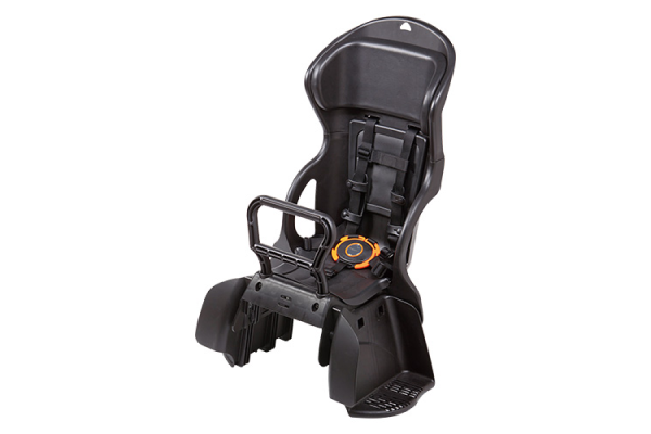 オプションパーツで用意される純正チャイルドシートをあらかじめ装備。