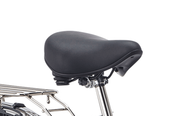 疲れにくくおしりにやさしいサドル形状。長距離走行の負担や段差の衝撃を軽減します。