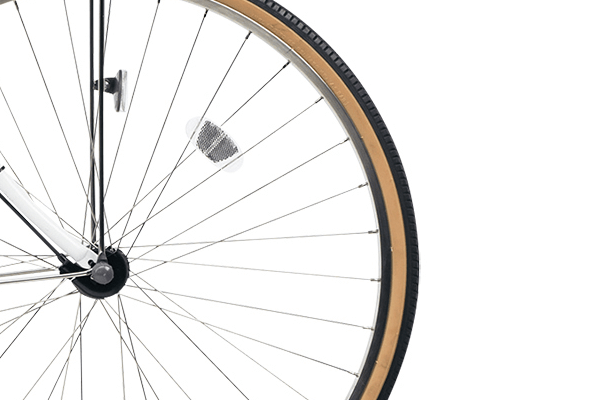 パンクに強い耐パンクタイヤを装備。