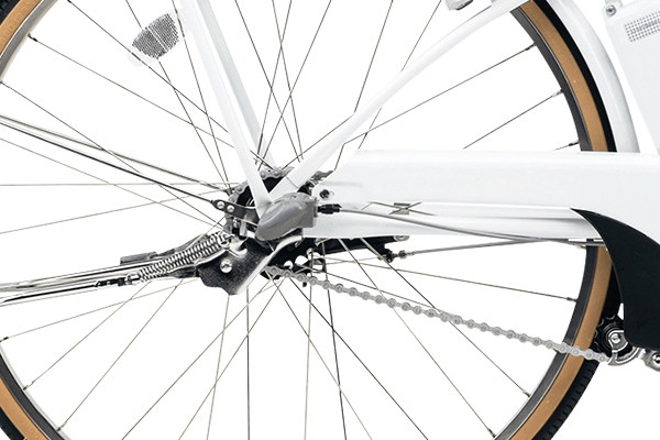 停車時でもギアチェンジが可能な内装変速を採用。スムーズなギアチェンジが可能です。