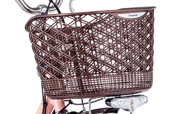 傷やヘコミに強い樹脂製大型バスケットを採用。荷物やカバンが傷つきにくいので安心してお乗り頂けます。