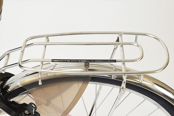 子乗せが取り付け可能な荷台を装備。重さ27kgまで耐えられます。