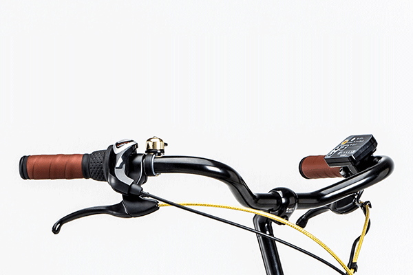 おしゃれな幅広ハンドルでラクなライディングポジションを実現。