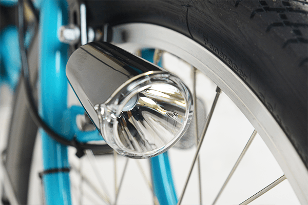 1灯の明るいLEDランプを採用。暗くなると自動で点灯すオートライト機能付。