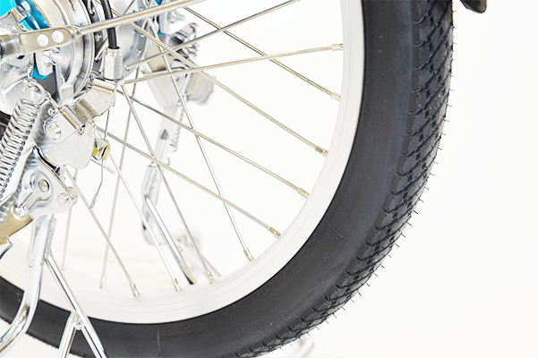 軽くてサビに強いアルミ素材をリム部分に採用。