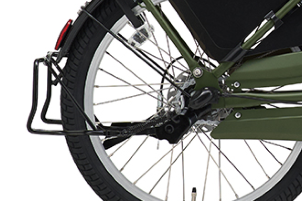 小柄な方も足が届きやすく、ラクにスタンドが立てられます。