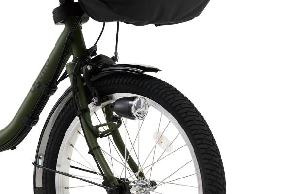 リフレクター一式でワイドに照らします。オートライト機能付き。