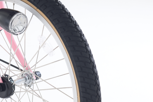 安定感のある太めのタイヤ（約48mm）