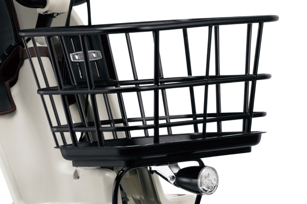 荷物を傷つけにくく、ワイドな大容量サイズ。（高さ約240mm×奥行約330mm×幅約440mm）