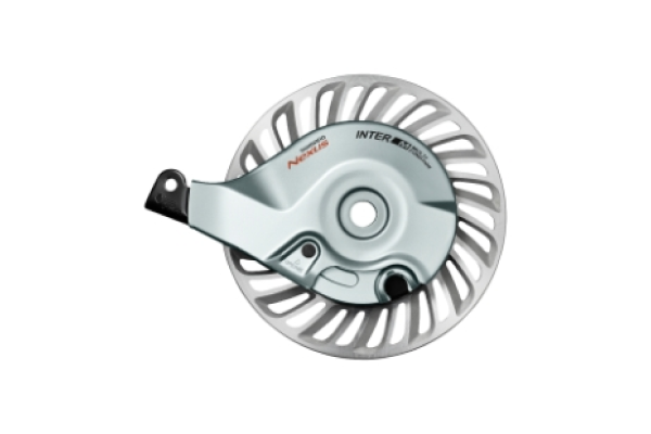 従来品に比べ制動性能がアップした、ギュッとよく止まるブレーキ。