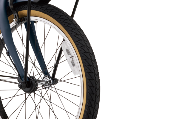 安定感が高い幅広のタイヤ（20ｘ2.125HE）。