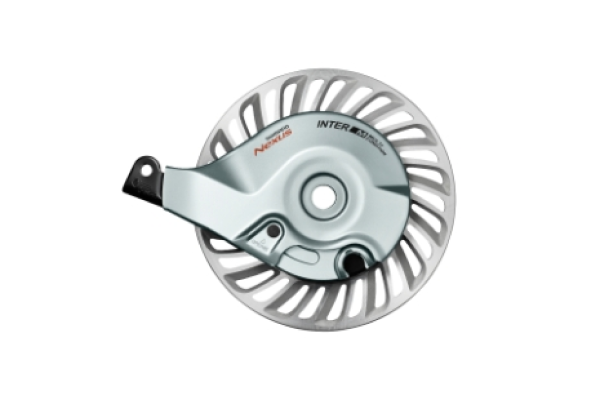 従来品に比べ制動性能がアップした、ギュッとよく止まるブレーキ。