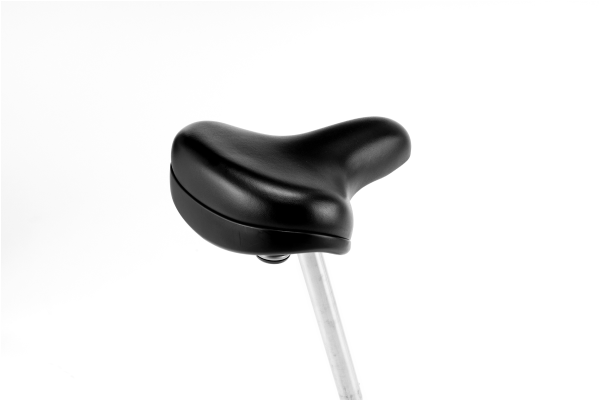 圧力集中が少なく長時間乗っても痛くなりにくいテールアップ形状で、幅広ガードが持ちやすく、力を入れやすいのでスタンド操作がラクラク。