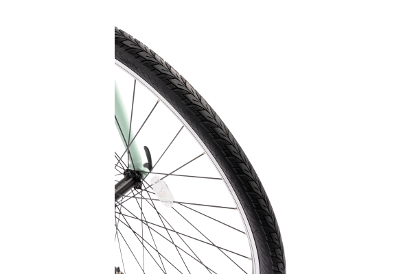 軽快な走りと衝撃吸収性を両立する700×38Cタイヤを採用。