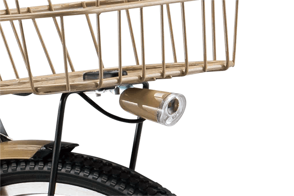 上下2つのLEDで、手前から前方までムラなく幅広く照らすライト。