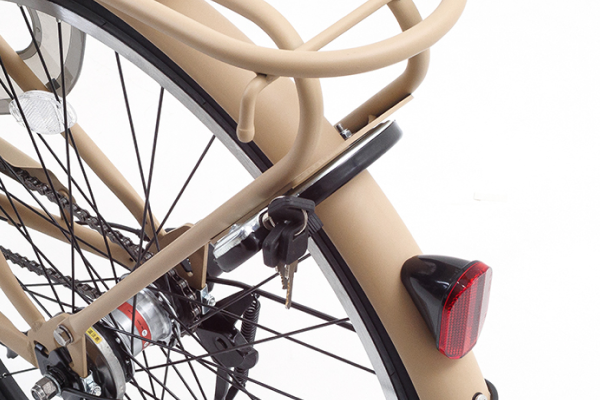 【車引取限定】定価約9万円 SUISUI 電動アシスト自転車（後輪パンク）＋チャイルドシート AVANCE SUISUI 電動自転車・電動アシスト自転車 26インチ