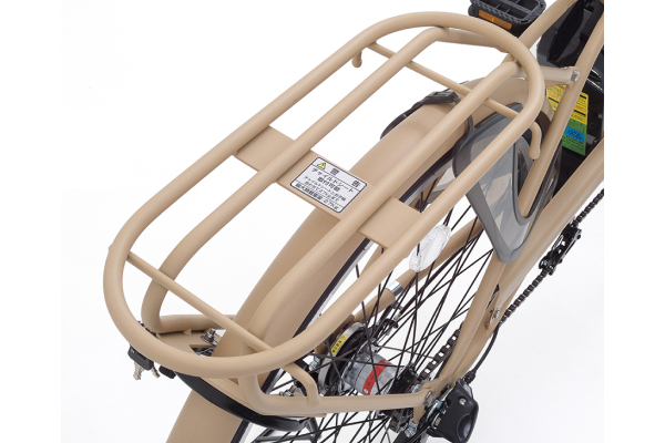 チャイルドシートが搭載可能なクラス27リアキャリア。