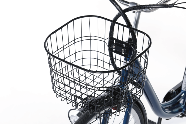 お買い物に便利なバスケット付き