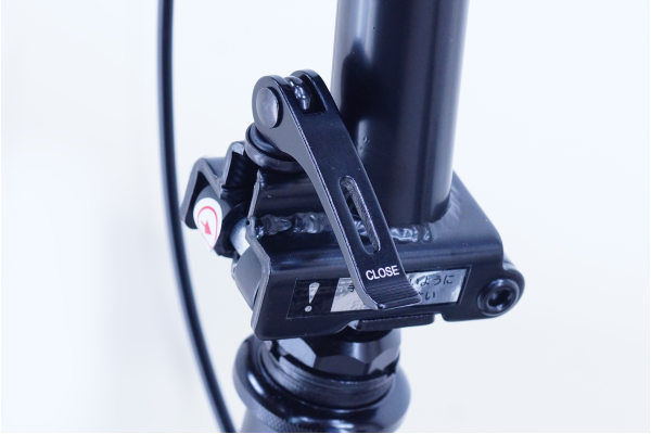 工具不要で簡単に折りたたみが可能です。