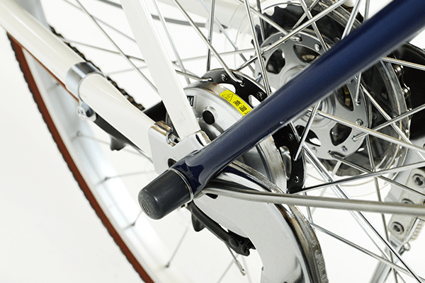 長期間使用しても音鳴りのしにくいローラーブレーキ採用で快適にお乗りいただけます。