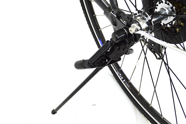 停車時に必須になるスタンドを搭載。