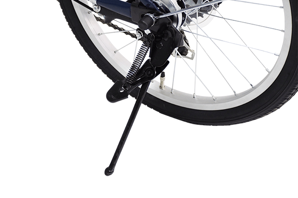 停車時に必須の片足スタンドを標準装備。折りたたんだときも邪魔になりません。