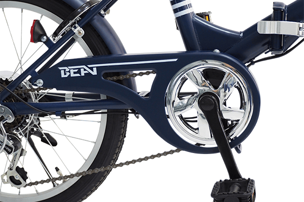 チェーンカバーが付いているため、走行中のチェーンによる裾汚れも防御。