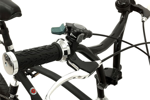 指先で簡単にギアを変更できる、シマノ製変速機を搭載。