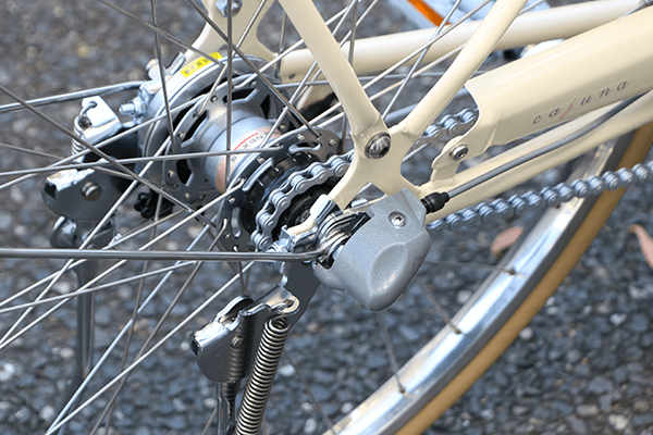 内装式のためチェーンが外れることが非常に少なく、止まった状態でも変速が可能です。メンテナンスも楽です。