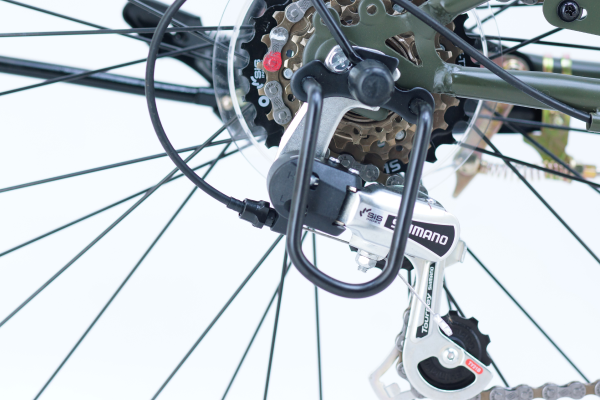 SHIMANOの外装6段変速に、倒れた時にリアディレーラーを守ってくれるディレーラーガード付き