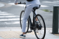 E-BIKEは街中のストップアンドゴーに相性の良い※試作品のためスタンドの形状が異なります。スタンドは別売です。